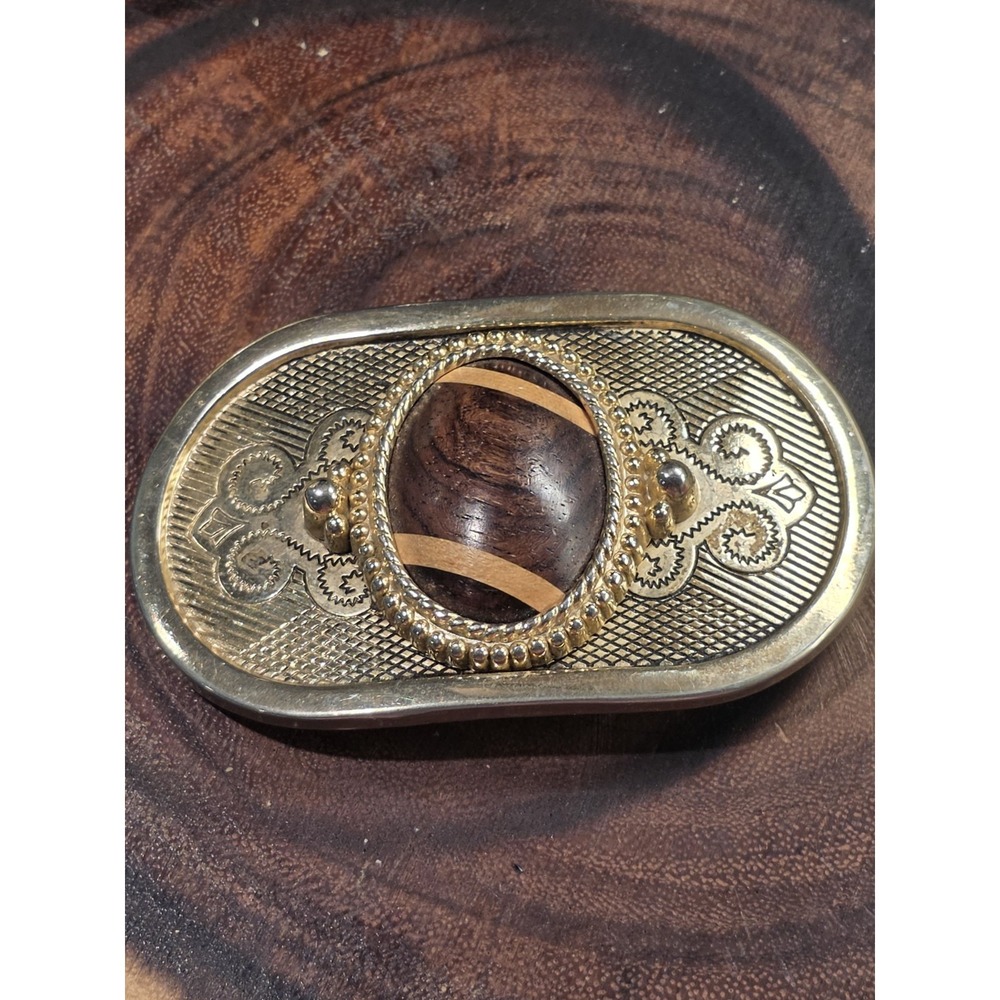 Gold Tone Belt Buckle w Horizontal Oval Wood Ornament Western Style - Picture 2 of 9